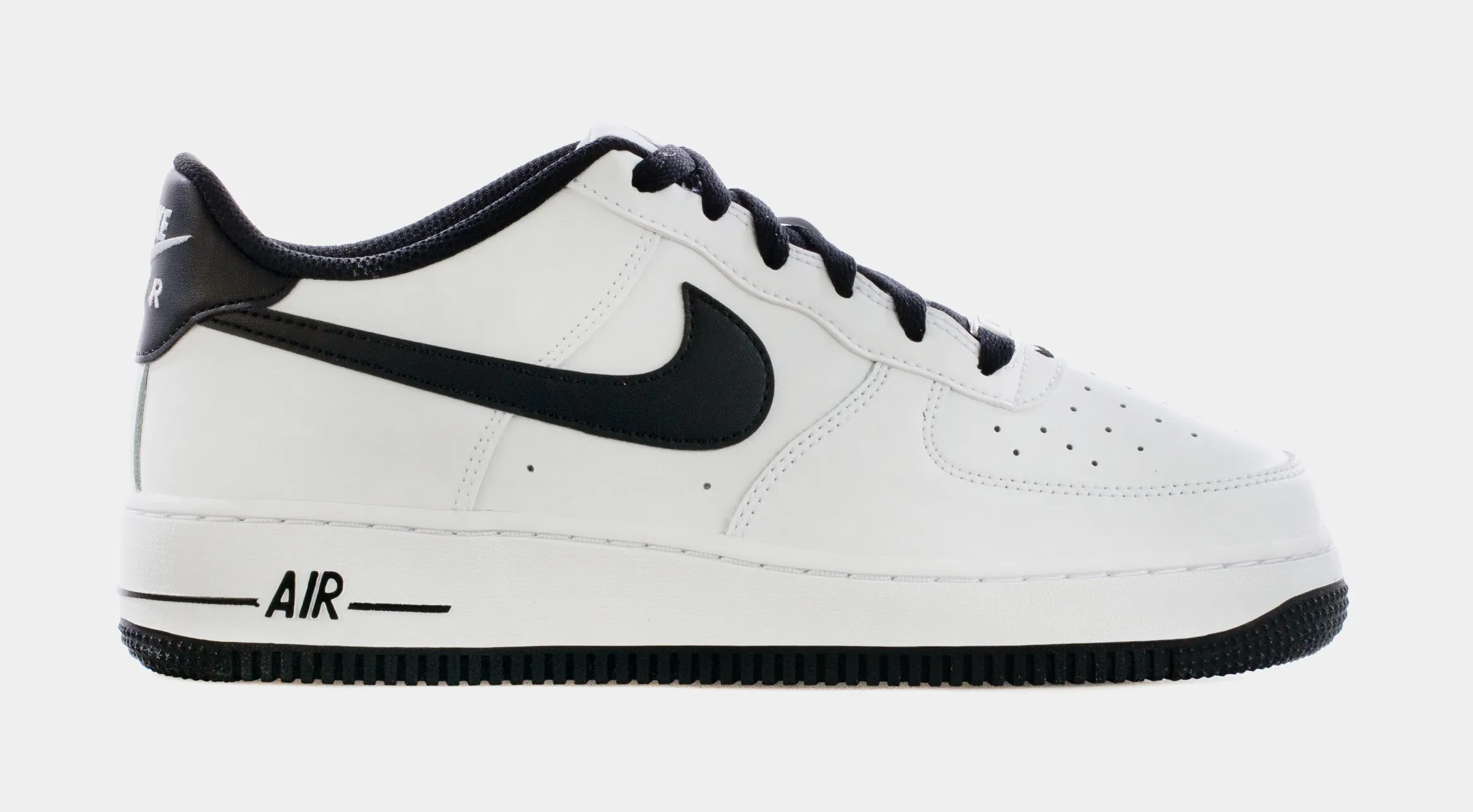 Air Force 1 '06 Grade School Lifestyle Shoes (White/Black)