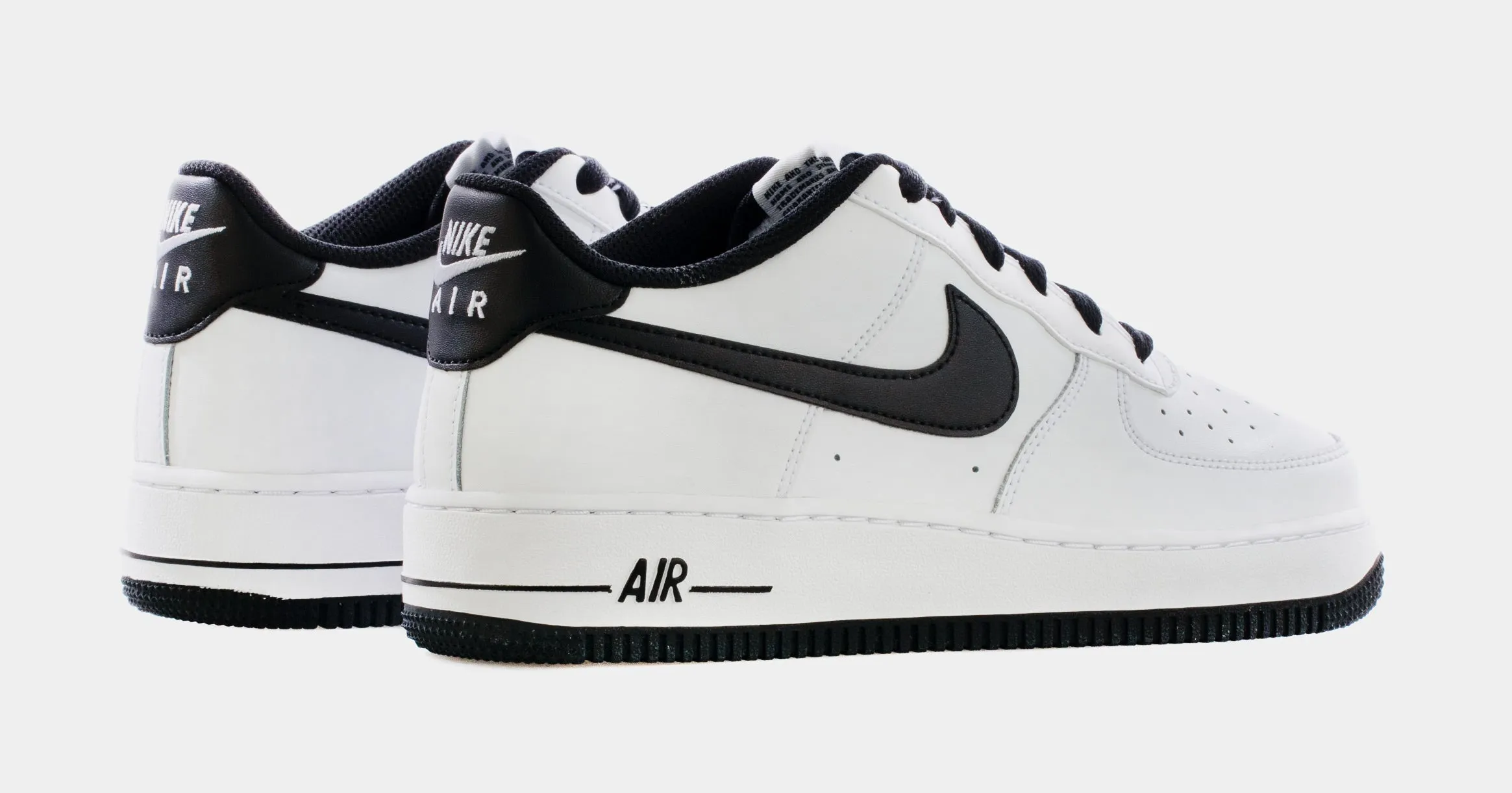 Air Force 1 '06 Grade School Lifestyle Shoes (White/Black)