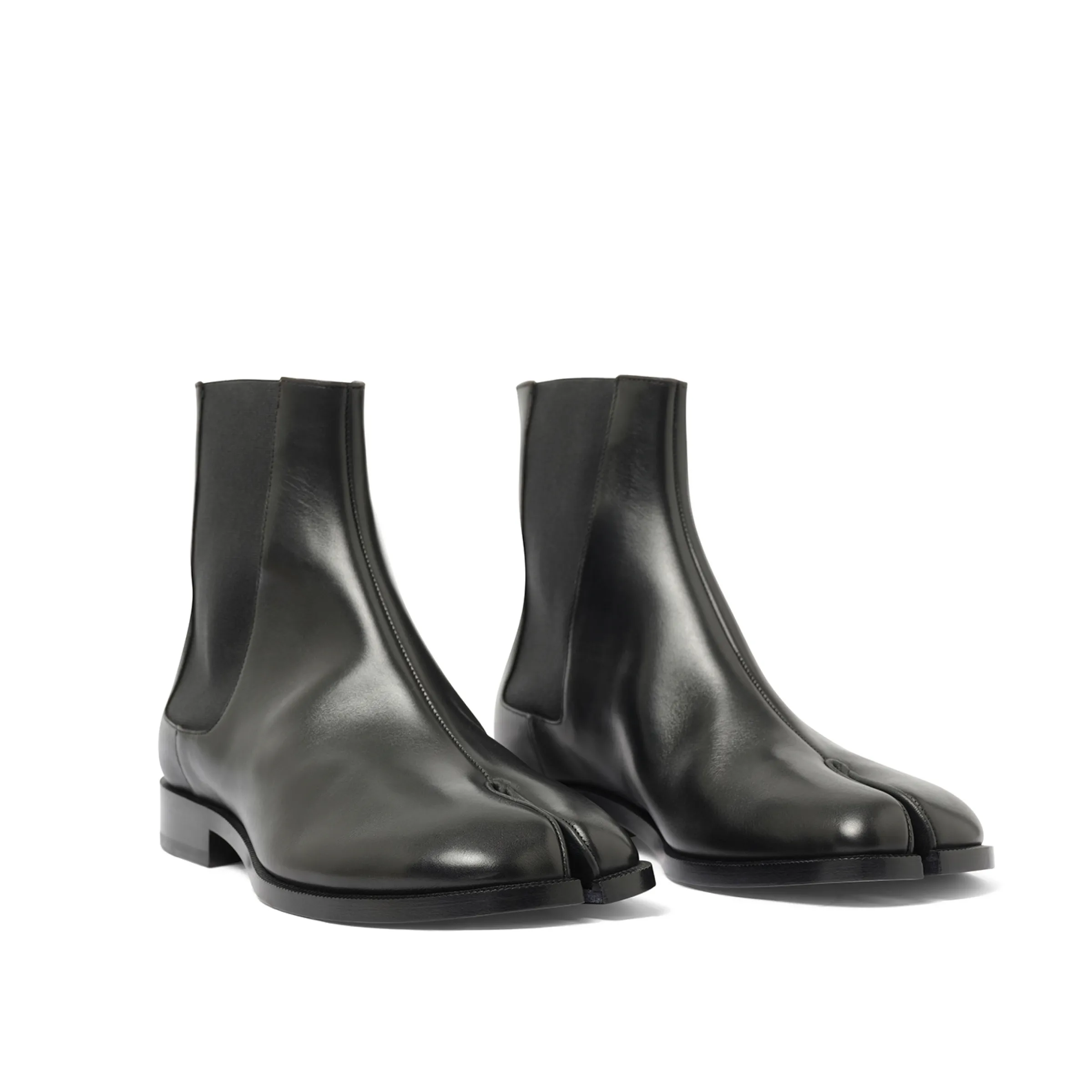 Tabi Chelsea Boots in Black